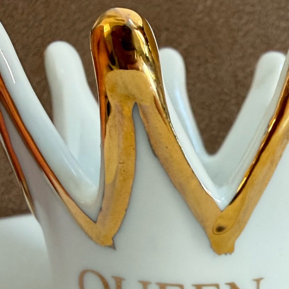 CHARMING CHARLIE “Queen” Jewelry Holder - Picture 5 of 8